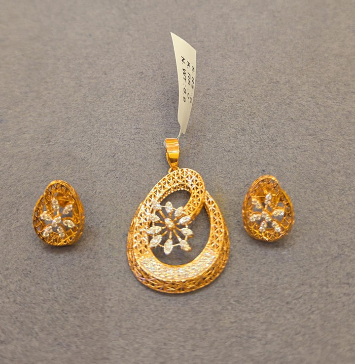 Golden Bloom Pendent Set